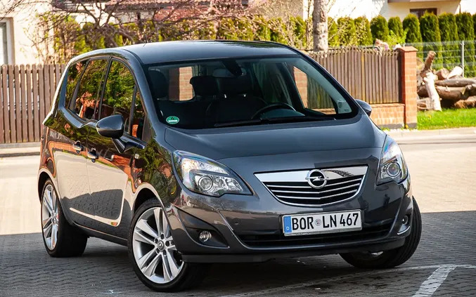 mazowieckie Opel Meriva cena 24900 przebieg: 173500, rok produkcji 2011 z Zagórz